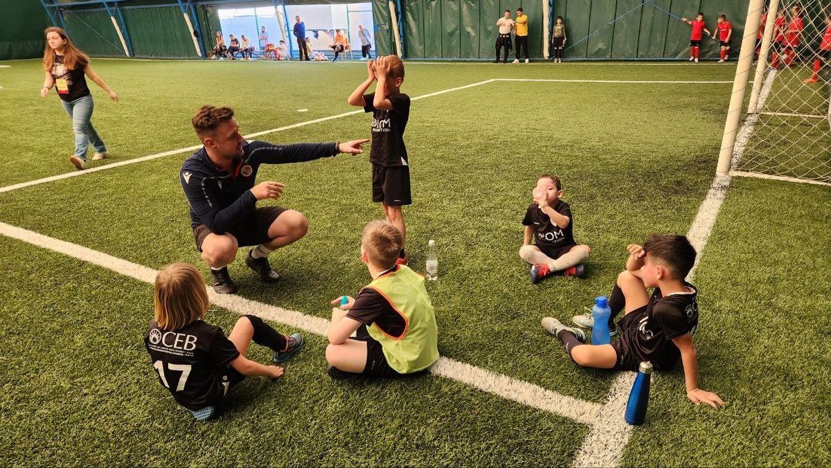 SC Viking youth football team photo in Bucharest