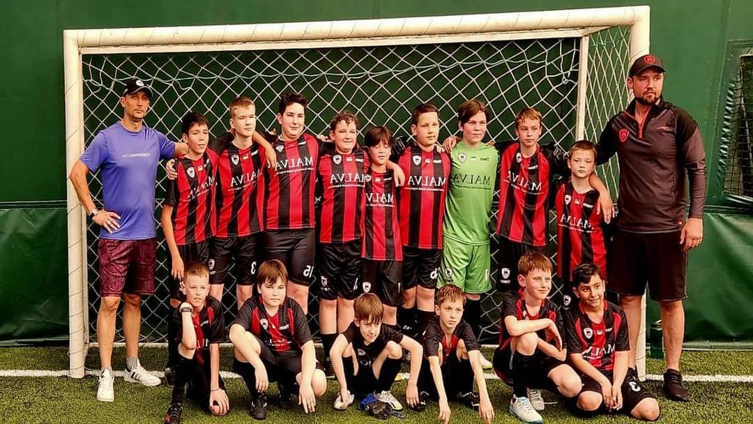 Team photo at the goal